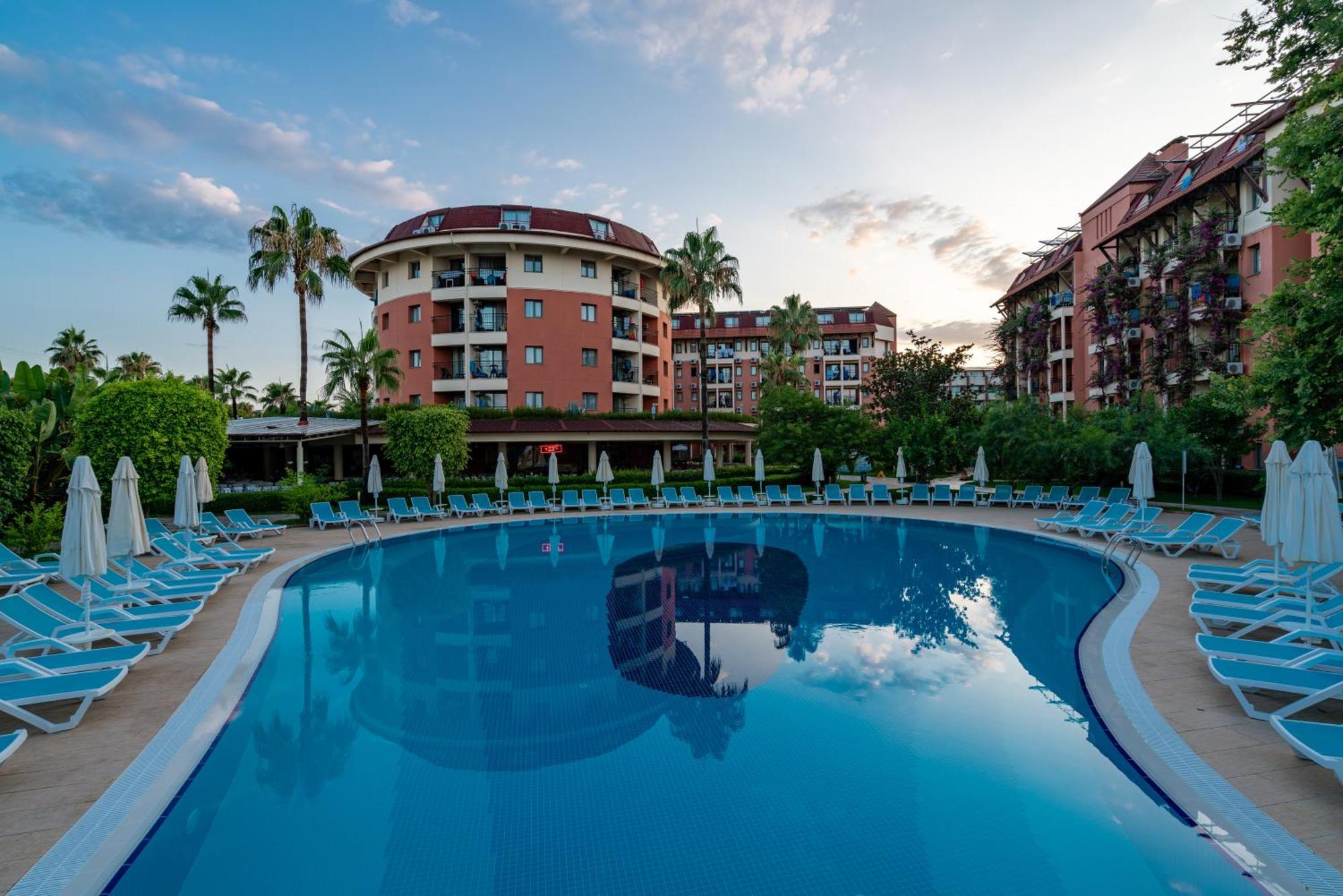 Palmeras Beach Hotel Ultra All Inclusive โคนัคคลึ ภายนอก รูปภาพ