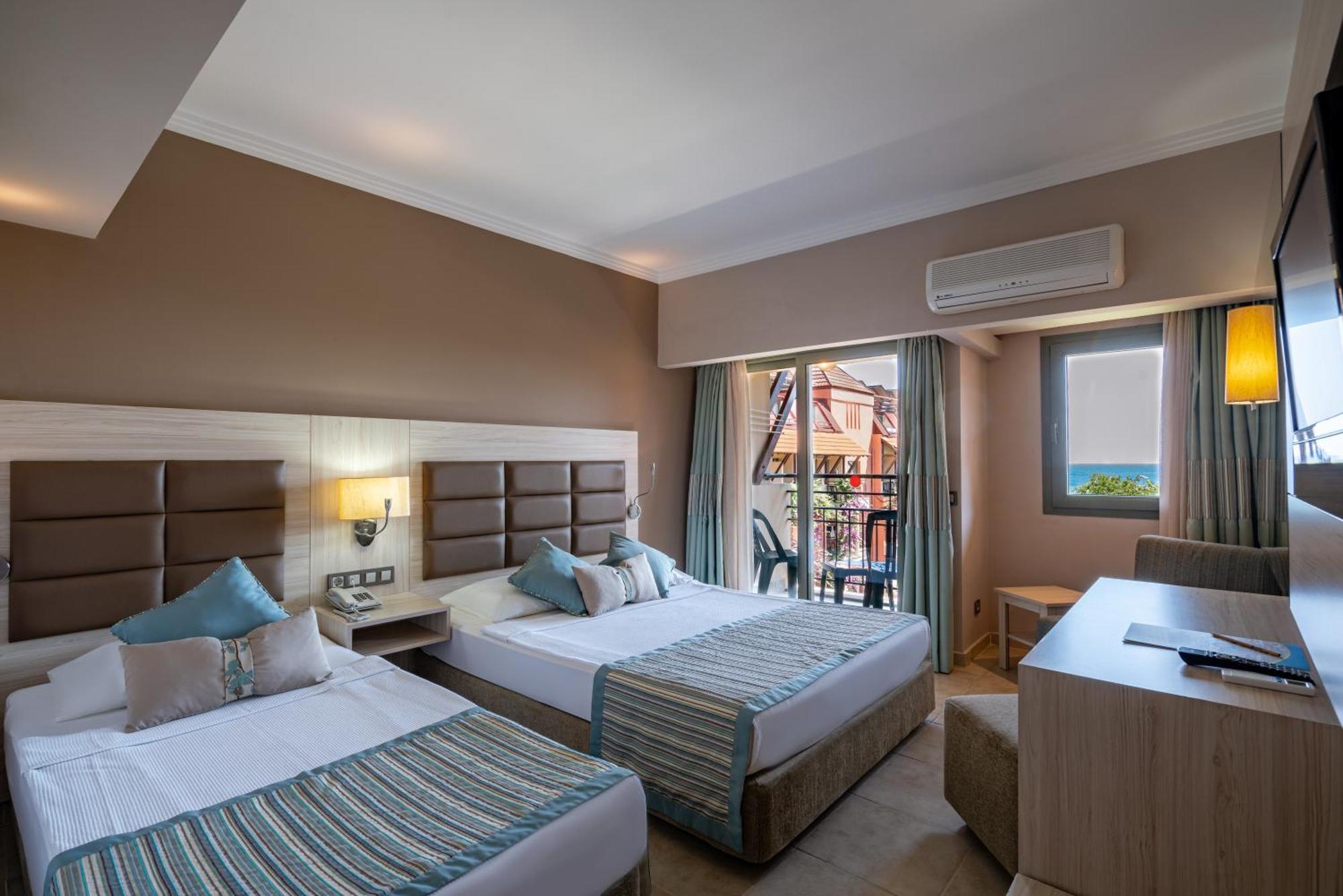 Palmeras Beach Hotel Ultra All Inclusive โคนัคคลึ ภายนอก รูปภาพ