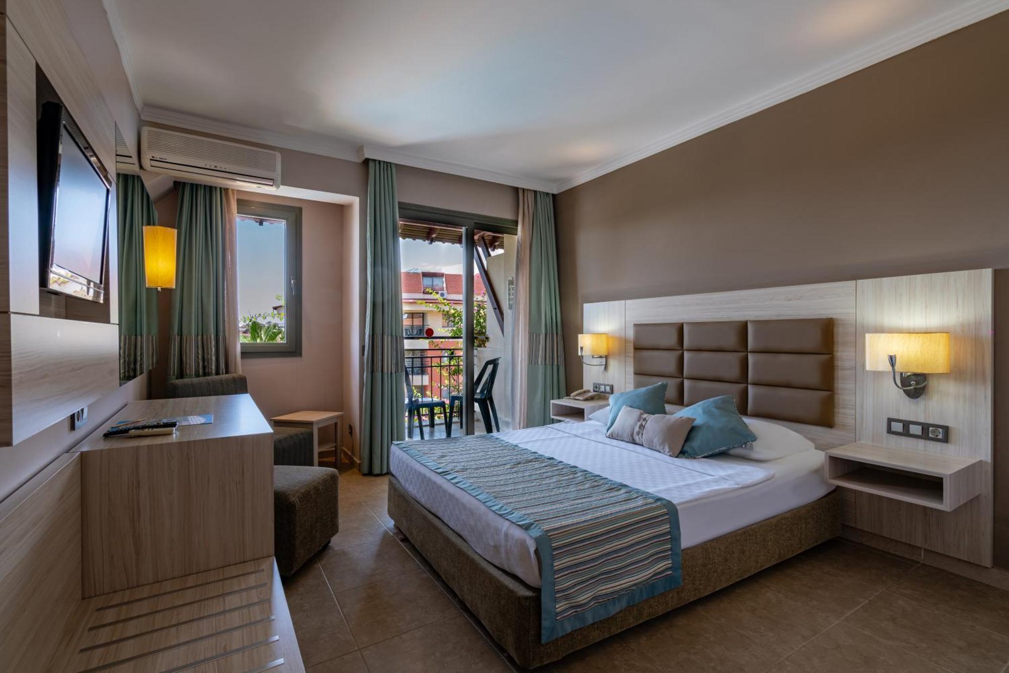 Palmeras Beach Hotel Ultra All Inclusive โคนัคคลึ ภายนอก รูปภาพ